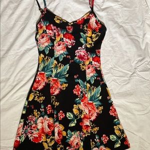 Floral mini flowy dress